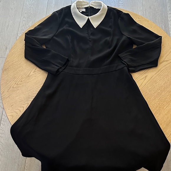 Hobbs London Dresses & Skirts - Hobbs londond Elegant Black Dress with White Collar US size 8